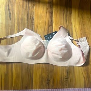 Knix shadow mesh bra M++.  Fits about 34DD